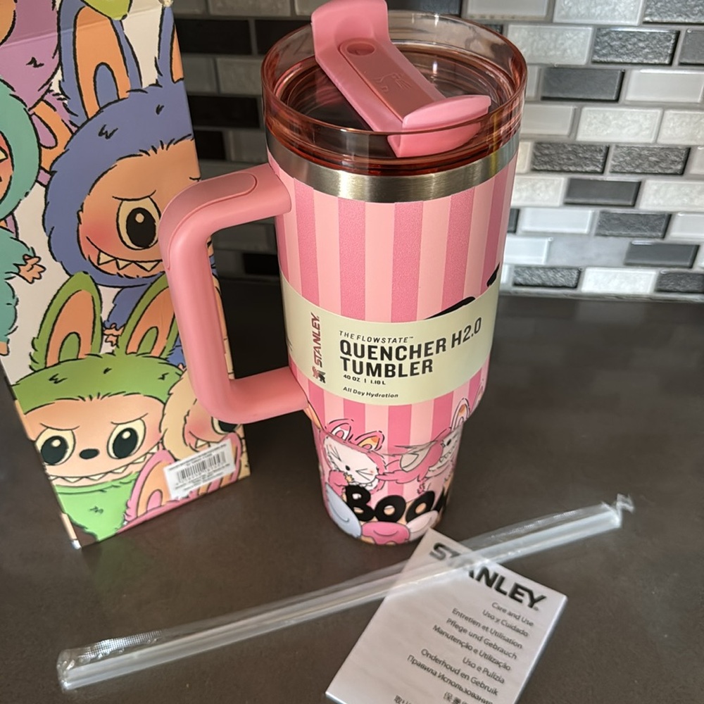 Stanley The Quencher H2.0 Flowstate Tumbler | 40 OZ / Labubu-Help Me / BRAND NEW - Picture 9 of 13